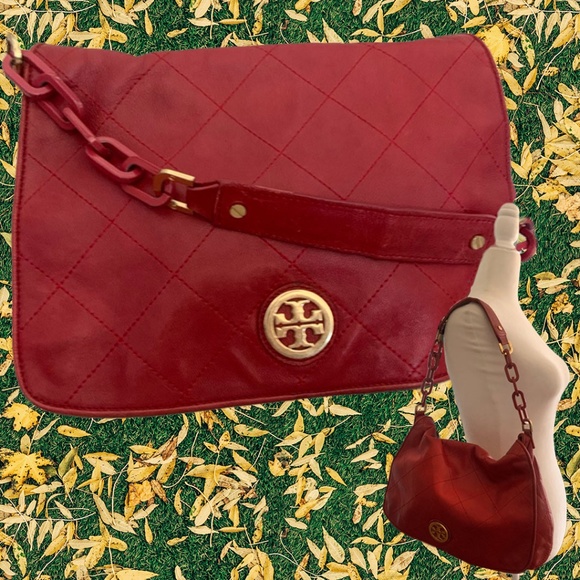 Tory Burch Handbags - Tory Burch red quilted leather hobo shoulder bag with red chain